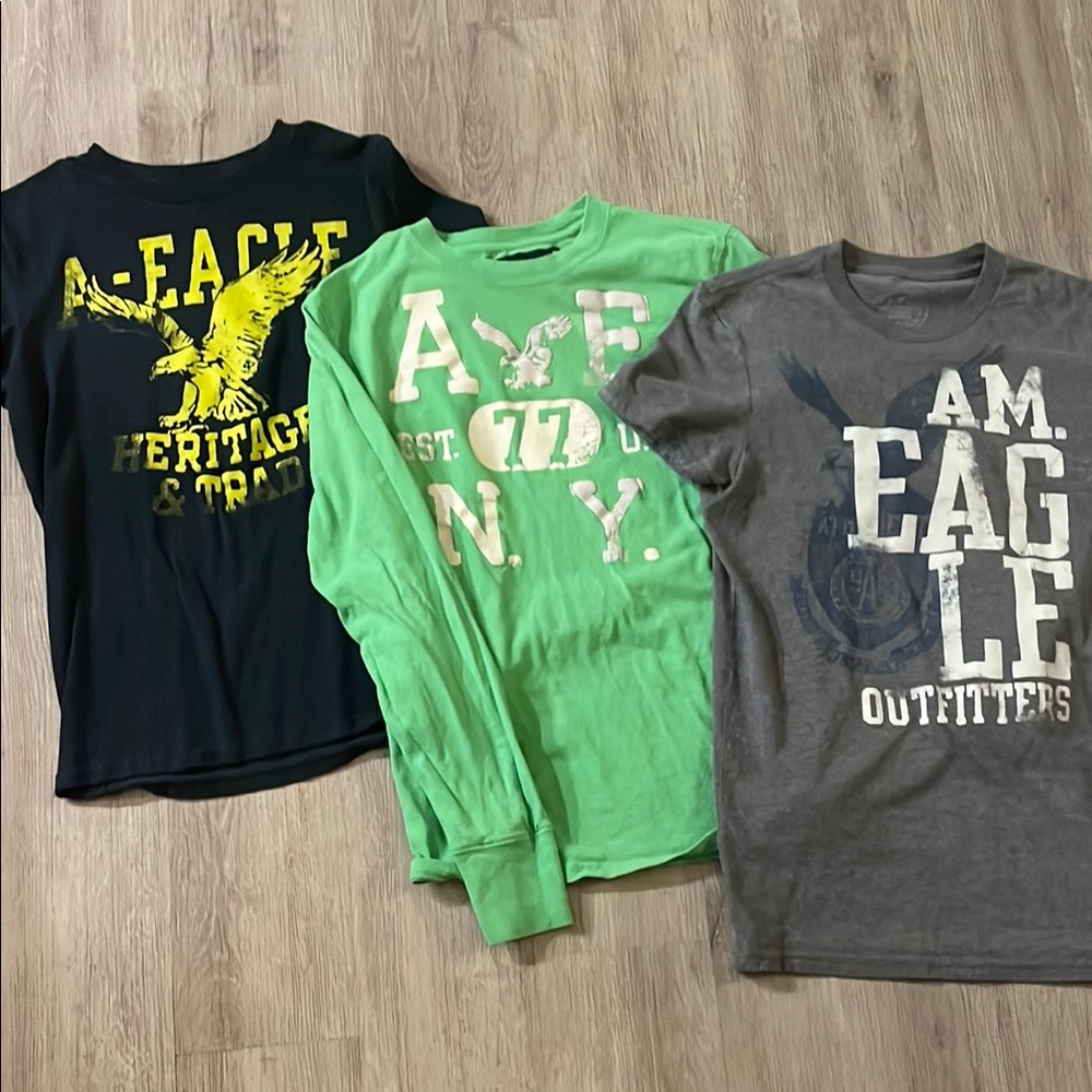 American Eagle Outfitters Black and Green Long Sleeve Tees